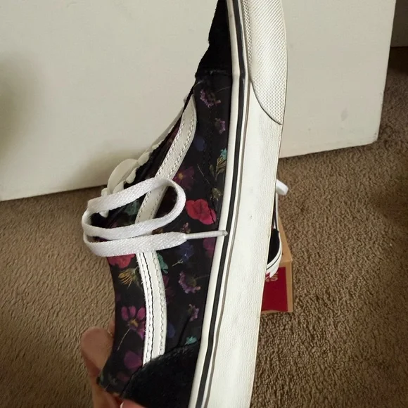 Vans Black Floral Old Skool Sneakers Size 8 - Picture 7 of 11